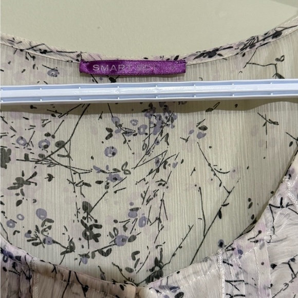 Floral Ruffle Top - Cream and Black - Picture 7 of 9